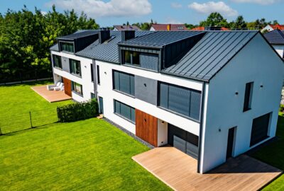 Nowoczesne domy w zabudowie bliźniaczej – realizacja w Warszawie