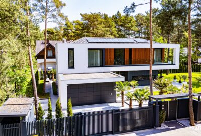 Nowoczesny dom jednorodzinny – realizacja w Józefowie, ul. Orzechowa 7